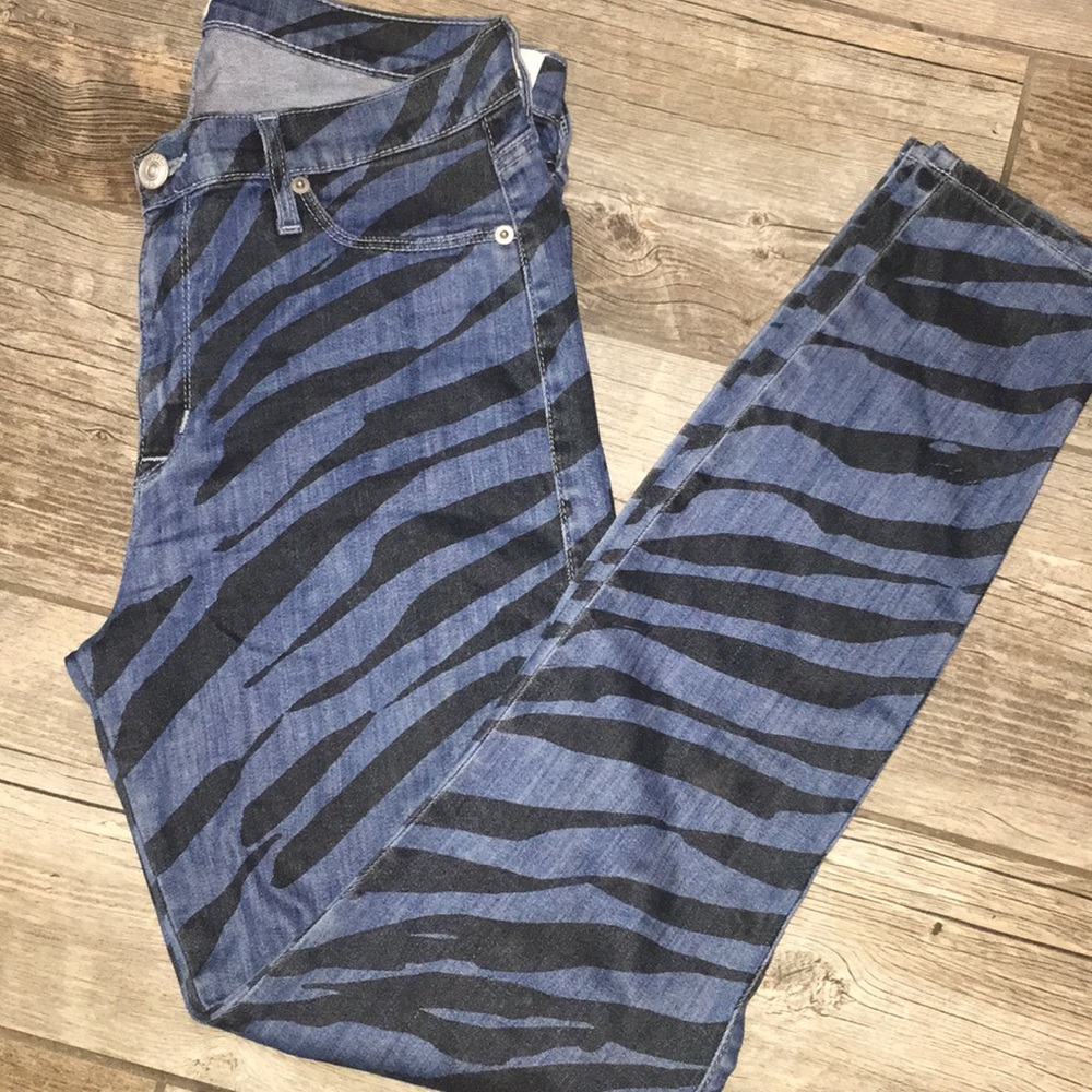 HUDSON JEANS// Nico// NWOT// size 31//  Zebra// - Picture 4 of 8